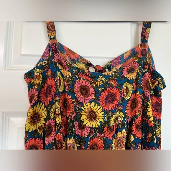 NATURAL LIFE Patti Tie Front Maxi with Sunflowers on Green Size L - Picture 4 of 12